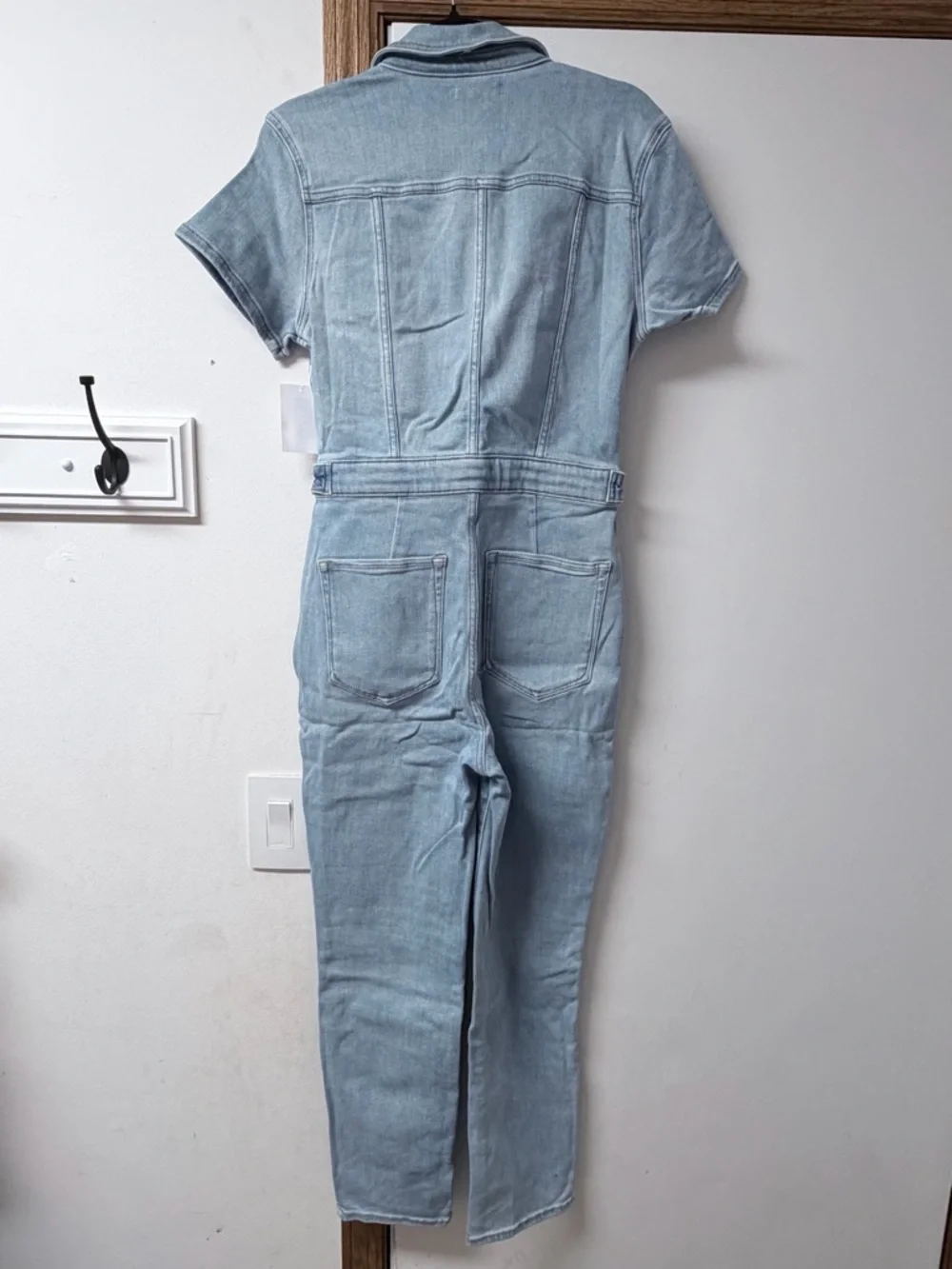 Good American Light Blue Denim - Tag Display - Picture 2 of 3